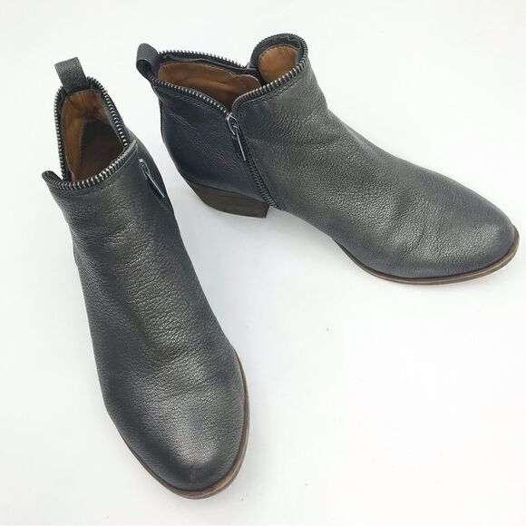 Lucky Brand Bartalino Metallic Gray Leather Side Zip Ankle Booties - Picture 1 of 16